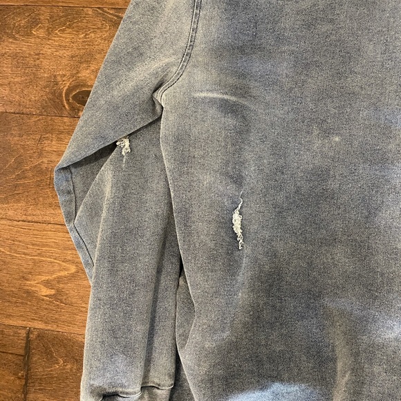 Destroyed denim pullover - Picture 2 of 4